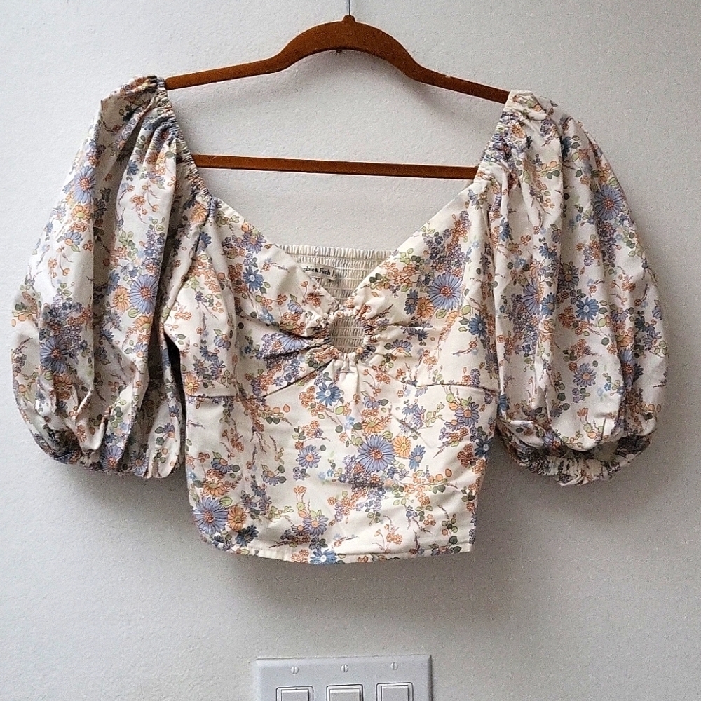 Abercrombie & Fitch crop blouse Prarie flower puff sleeve boho dainty vibes